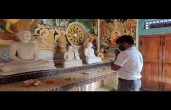Consul General's Visit to the Tissamaharama temple